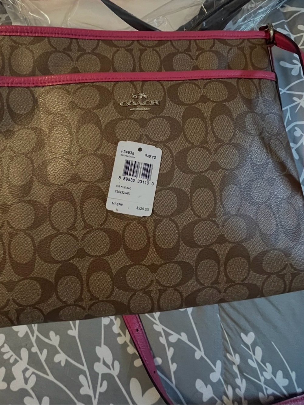 Coach Brown Signature Crossbody with Pink Trim like new - Picture 3 of 10